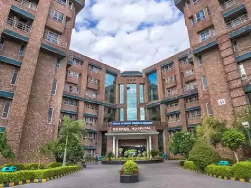 नोएडा: यूरोपियन कंट्री के मुकाबले यहां 65-95% खर्च कम, कैंसर से लेकर स्पाइन सर्जरी तक का हुआ सफल इलाज